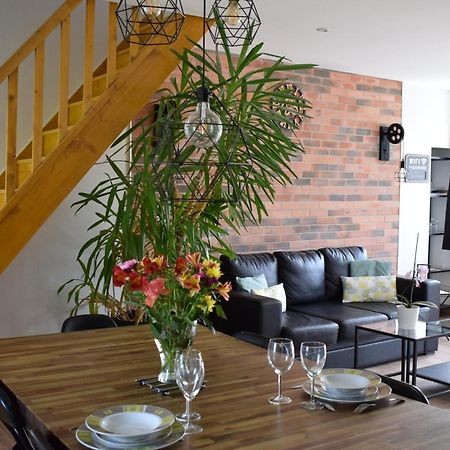 Gite 5 pers avec 2h espace bien-être privatisé inclus dans le prix de la nuit 80m2 de détente Équilly Exterior foto